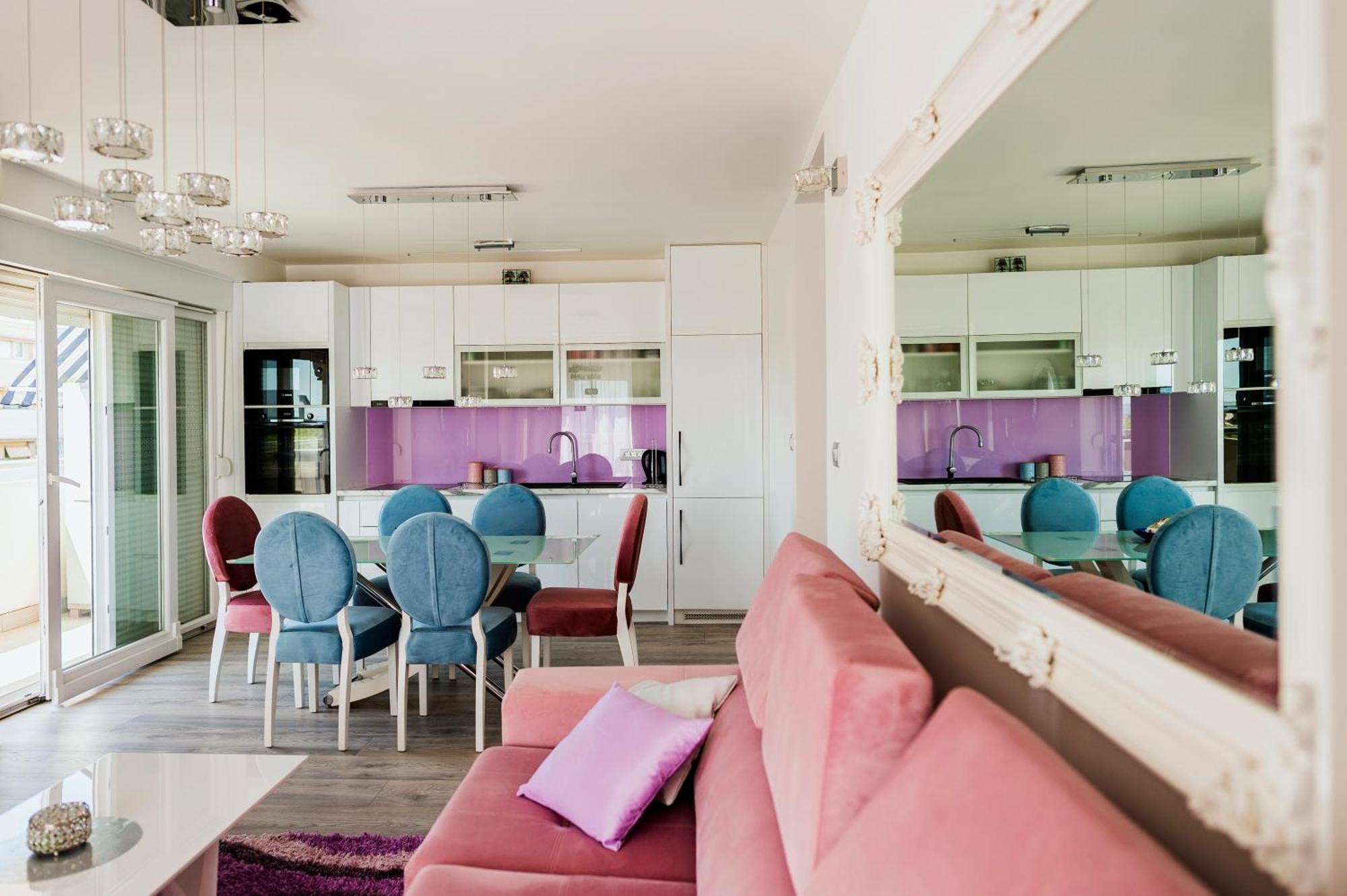 Downtown Luxury Emili