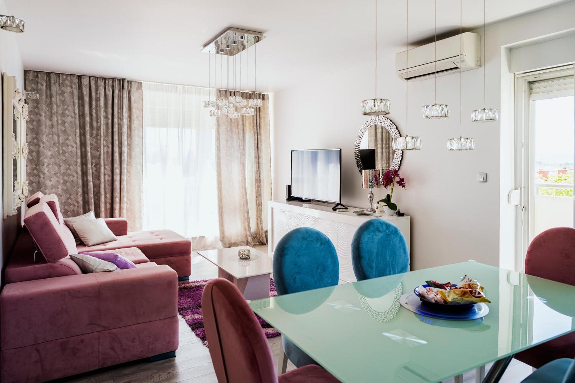 Apartman Downtown Luxury Emili *